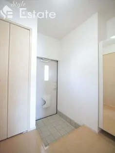 馬車道館【1階】の玄関