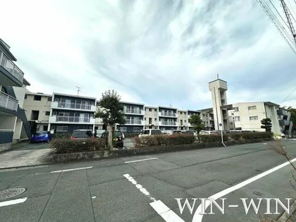 平川ガーデンハイツ【2階】の外観