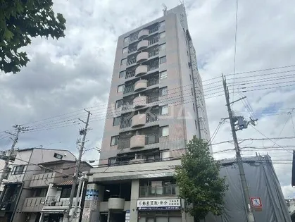 ウエストプラザ三越【5階】の外観