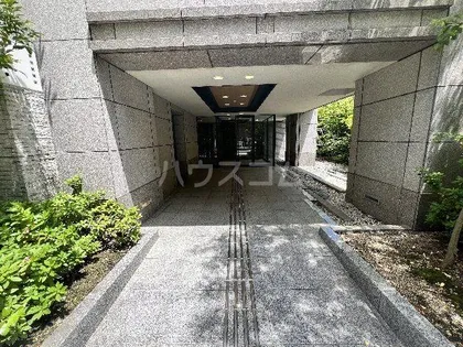 パインフィールド洛西【3階】の玄関