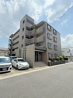 ラトゥール一社の画像
