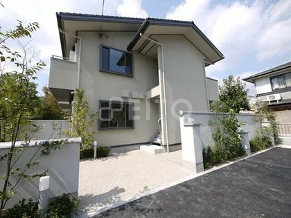 カリン【2階】の外観