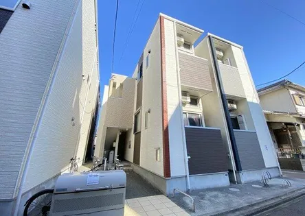 メモリアル【2階】の外観