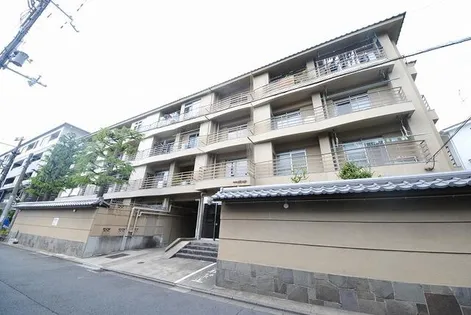 ヴィラ岡崎【4階】の外観