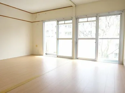 花山東団地【3階】の居間