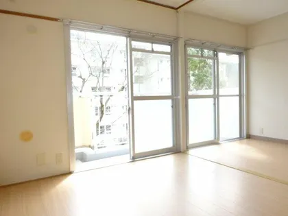 花山東団地【3階】の居間