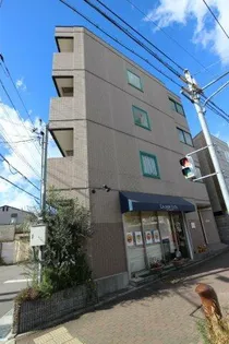 アールヴィラージュ【3階】の外観