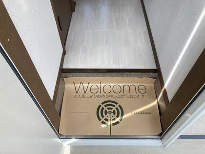 プレジュール唐原【101号室】の玄関