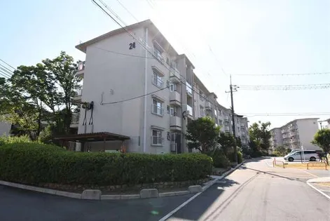 UR総持寺【0240406号室】の外観