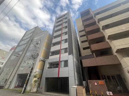 カレラ近代美術館前の画像