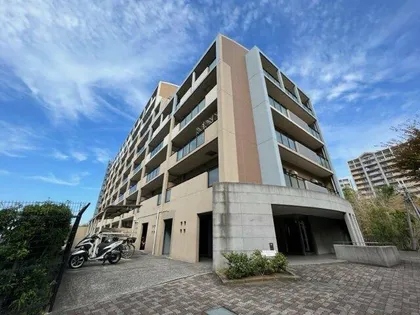 エバーランドシティ新・泉北4番館【4階】の外観