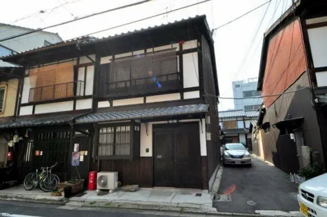 京都府京都市左京区新丸太町【一戸建】の外観