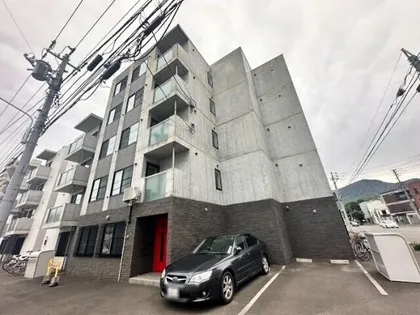 クロスティア南円山【3階】の外観