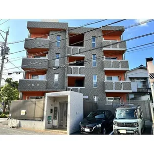 メゾン エパヌイ【3階】の外観