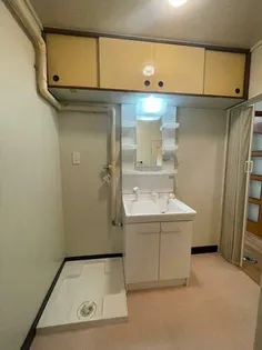 上野ビル【401号室】の玄関