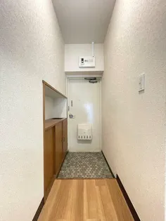 上野ビル【401号室】の玄関