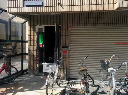 オーシャンハイツ市岡【5階】の玄関