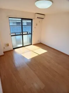 ヴィル クラージュ【0201号室】の居間