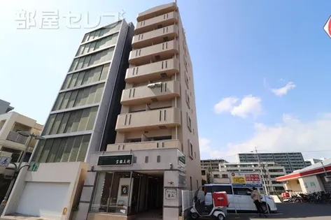 アーバン東山【5階】の外観