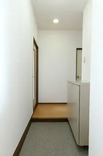 メルヴェイユ・UiA【2階】の玄関