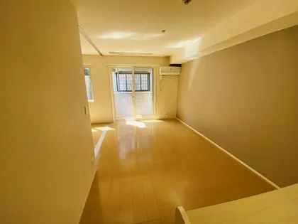 シャーロット壱番館【2階】の居間