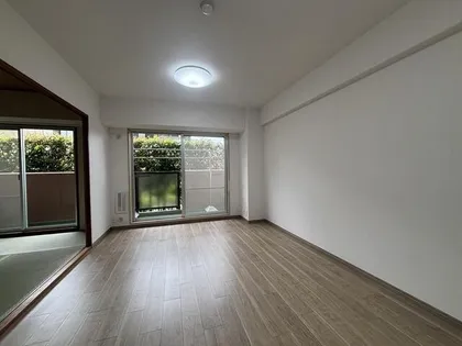 サンマンションアトレ大津堅田【1階】の外観