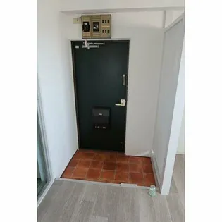 東名ハイツ【303号室】の玄関