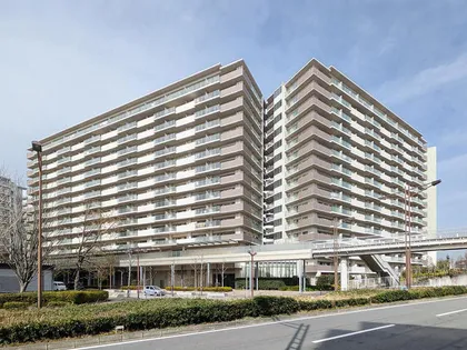 ベイサイドシティコスモスクエア駅前の画像