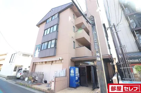 クイーンズタウン愛豊【4階】の外観