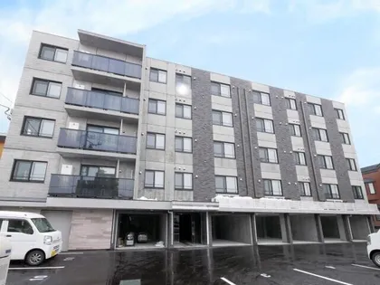 北海道札幌市中央区南十八条西13丁目【マンション】の外観