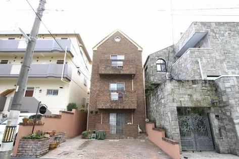 FLAT MITSUKE【1B号室】の外観