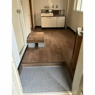 英ビル(はなぶさびる)【101号室】の玄関