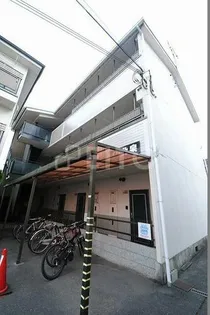 ハイツ北泉【1階】の外観