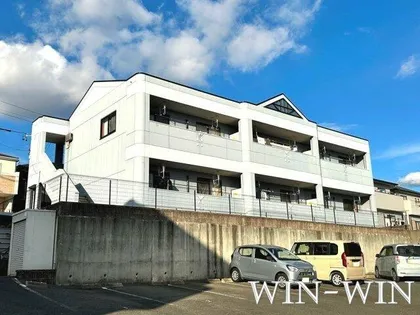 ホワイトハウス草間【101号室】の外観