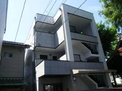 アンプルールフェールプチメゾン【101号室】の外観