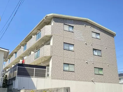 ファミール鈴木【2階】の外観