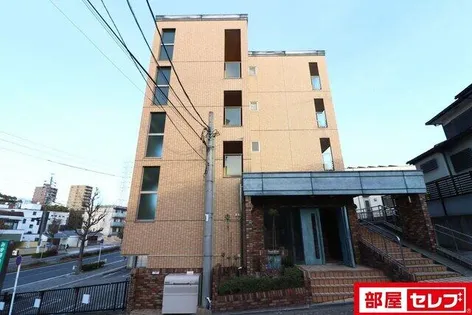 St・ラール【4階】の外観