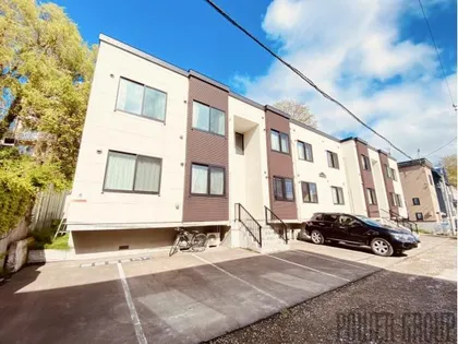 ラ・ベレッツァカーズ【2階】の外観