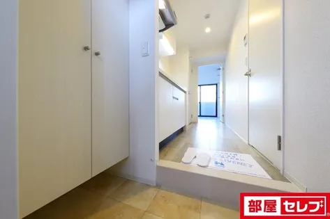 レジデンシア花の木【7階】の玄関