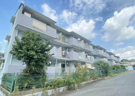 シャトー春山【1階】の外観