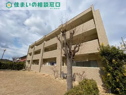 愛知県西尾市一色町一色前新田【マンション】の外観