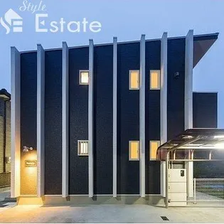 Rayures【2階】の外観