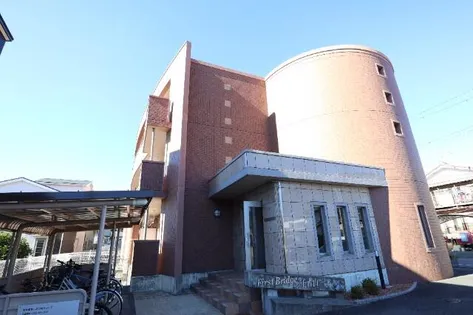 ファーストブリッジ上青山【3階】の外観