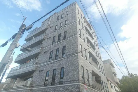 ダグラス鷹合【3階】の外観