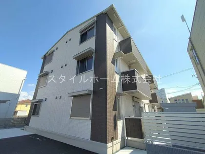 フィーミュール【1階】の外観