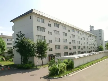 札幌西月寒団地4号棟の画像