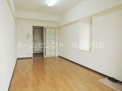 パールスクェアー【6階】の居間