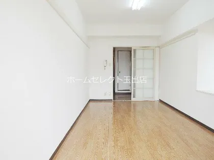 パールスクェアー【6階】の居間