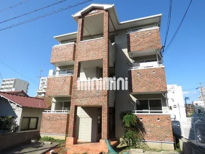 マヨザーマク【2階】の外観