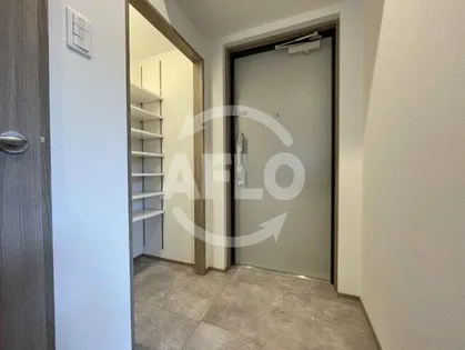 カウニス丸山通【8階】の玄関